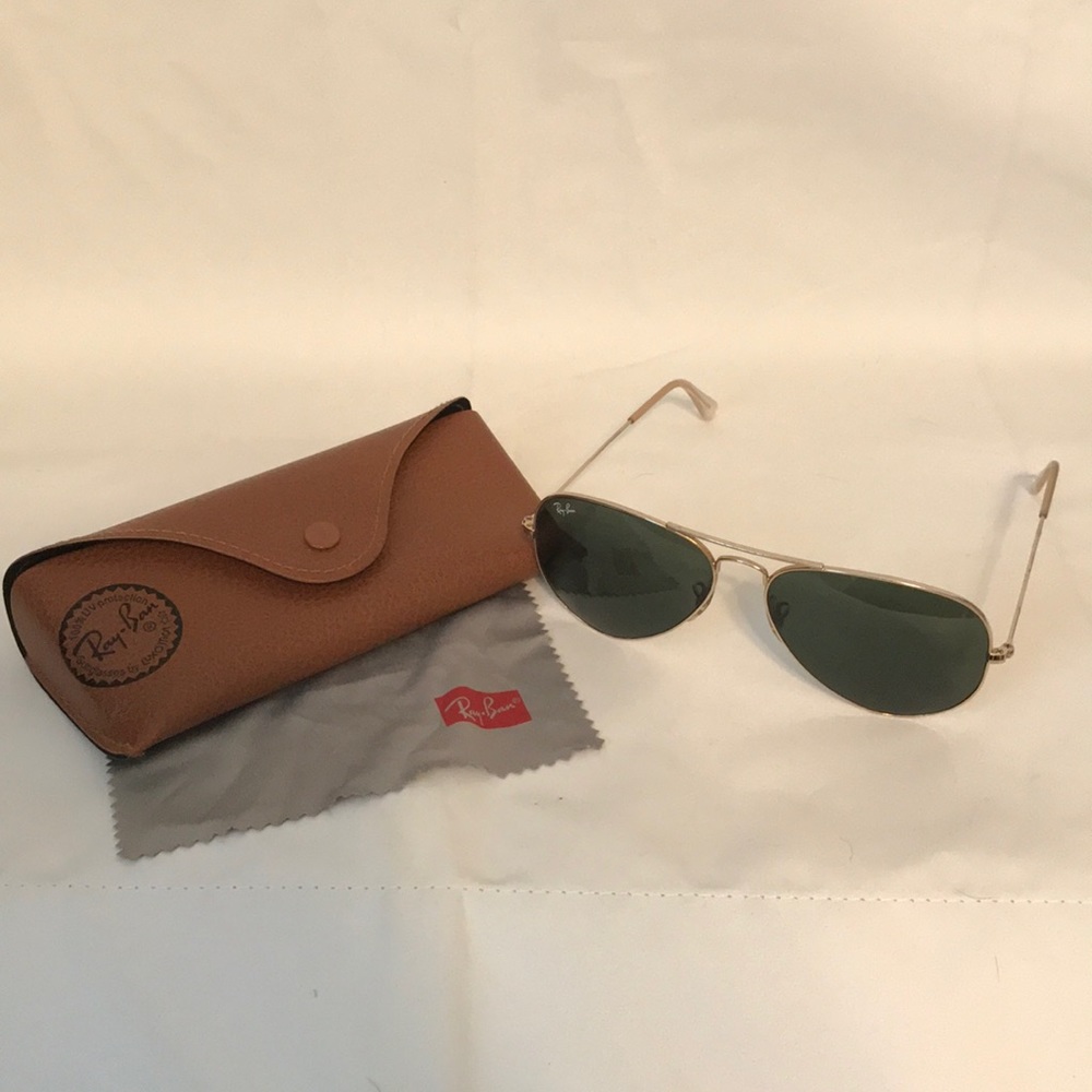 Ray-ban Aviator Sunglasses with Gold Frame